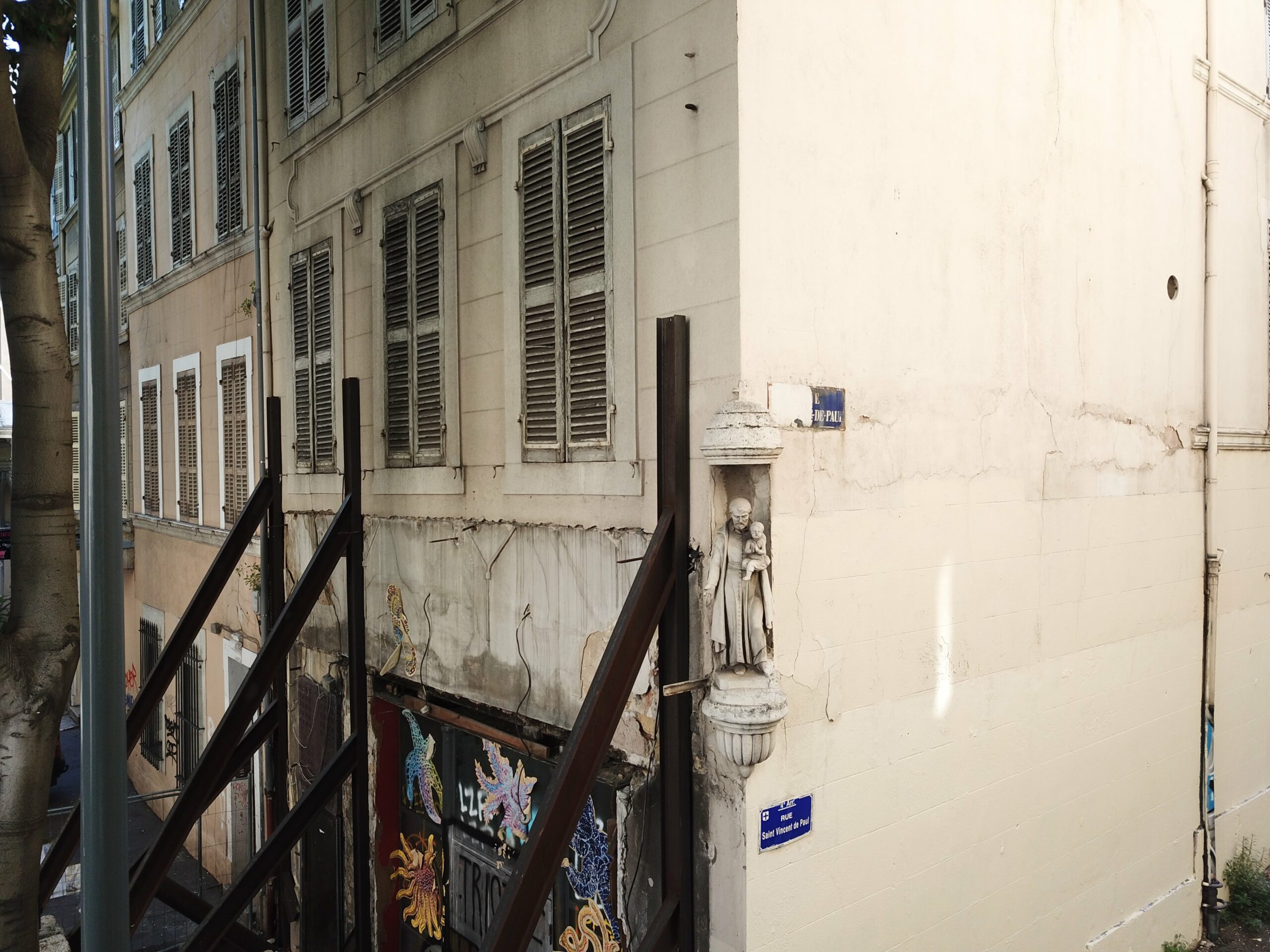 Sortie de peril immeuble dans le centre ville de Marseille