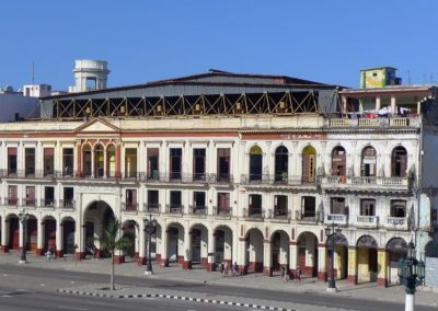 Étude de faisabilité pour la démolition d’un bâtiment à structure métallique au centre de La Havane – Cuba