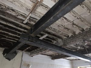 IPN sur plancher d'un immeuble en péril La Ciotat