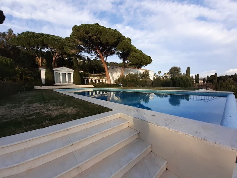 Piscine réhabilité tout pris en main Piscine réhabilité tout pris en main