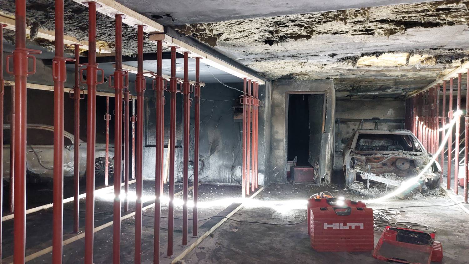 garages d’iemmeuble brûlés et atayés-1 garages d'iemmeuble brûlés et atayés