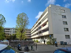 Façade dégradée d'un immeuble collectif existant à Lyon – évaluation structurelle avant surélévation