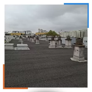 Toiture terrasse en béton armé étanchée inspectée dans le cadre d'un diagnostic pour surélévation à Lyon