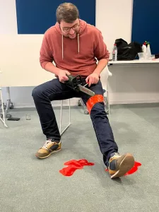 Simulation d'accident de travail lors d'une formation SST chez AXIOLIS